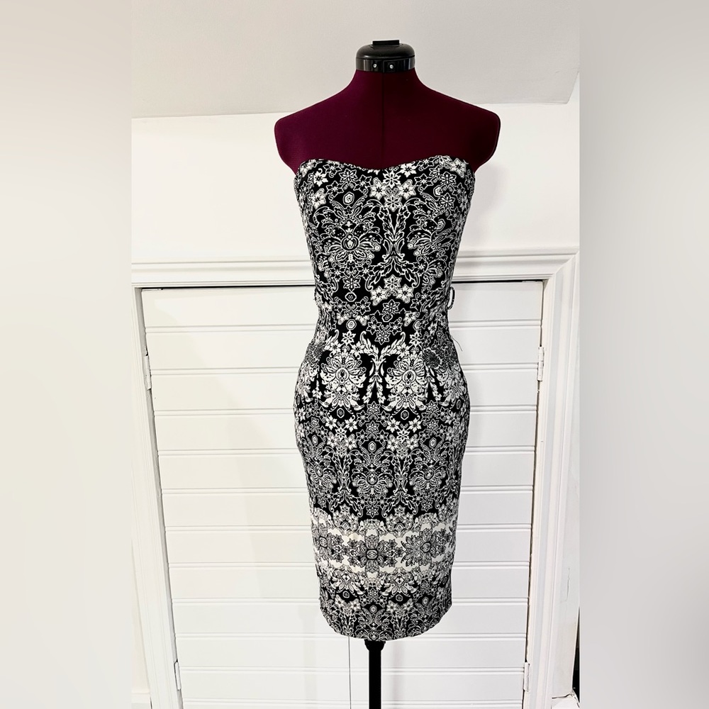 Mango sweetheart black and white floral patterned dress